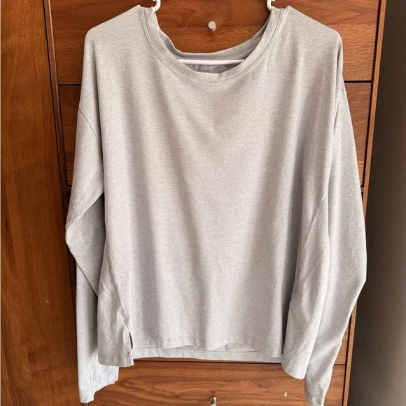 Athleta Light Gray Long Sleeve Tee - Picture 3 of 8